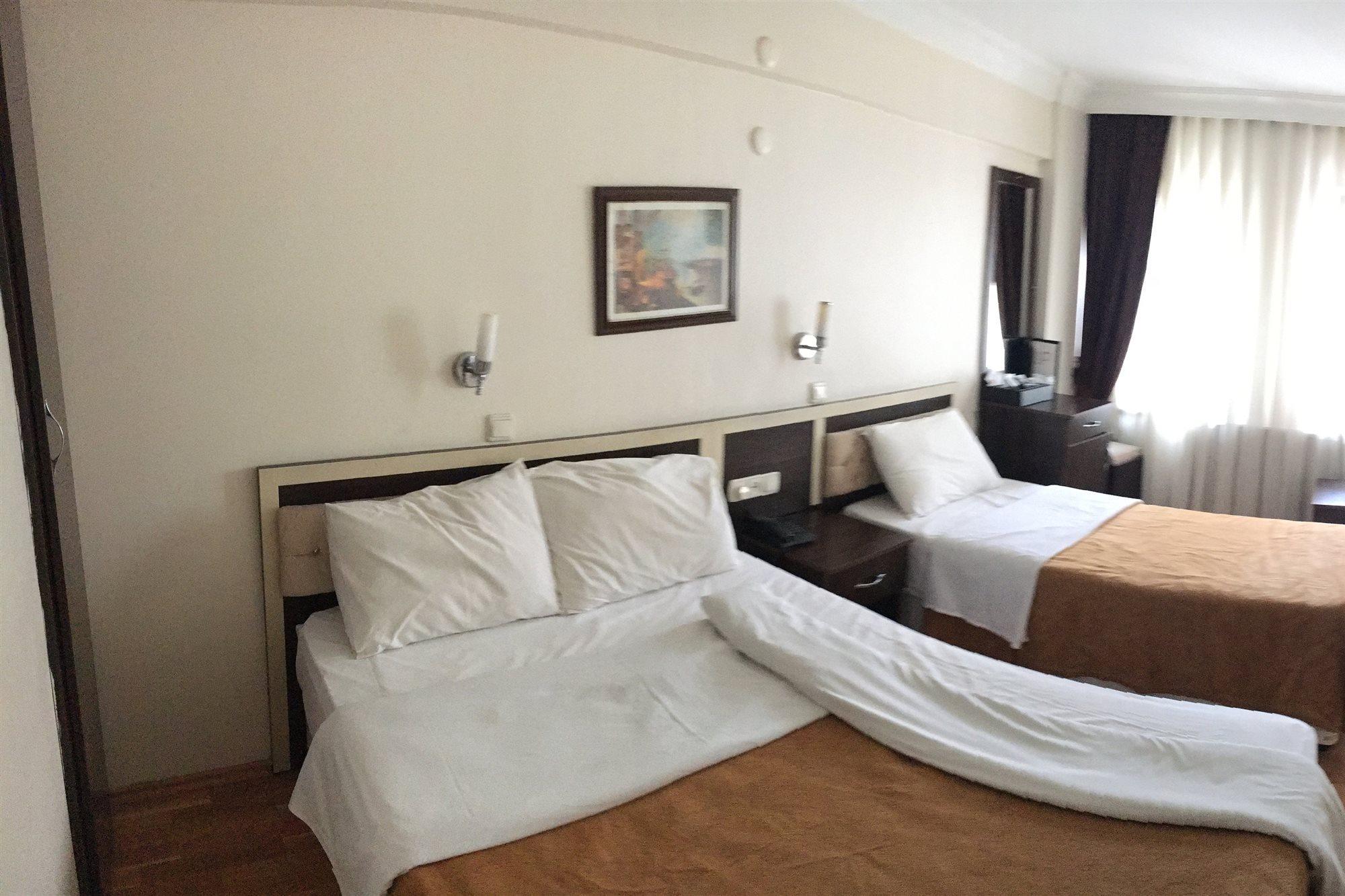 Hotel Grand Mark Istanboel Buitenkant foto
