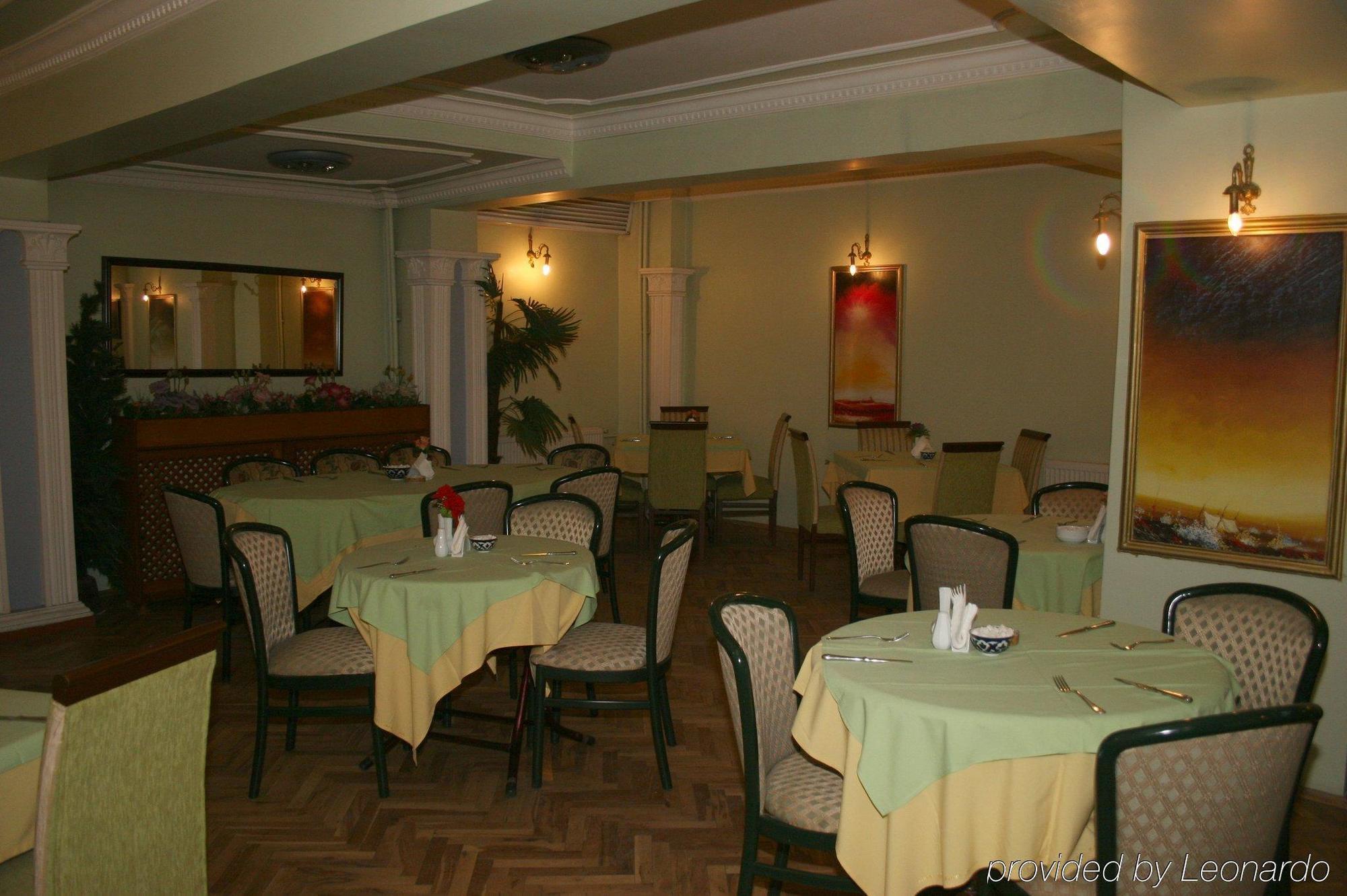 Hotel Grand Mark Istanboel Restaurant foto