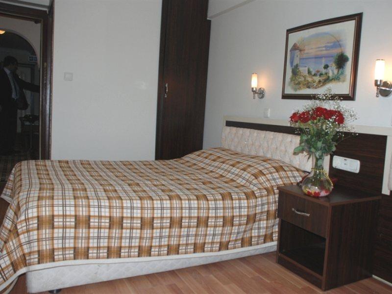 Hotel Grand Mark Istanboel Buitenkant foto